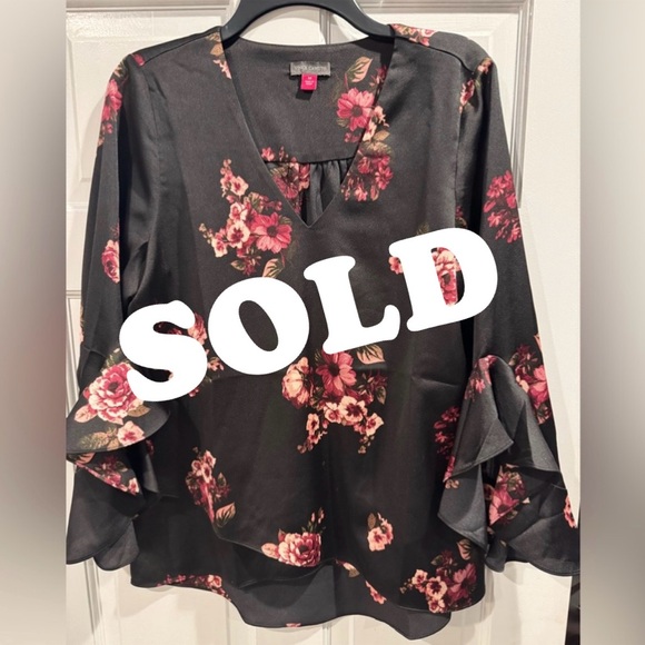 Vince Camuto Tops - NWT Vince Camuto Womens Black Floral Bell Sleeve
